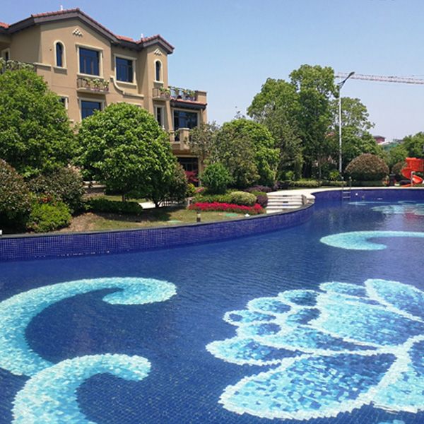 游泳館的泳池磚為什么有大有??？